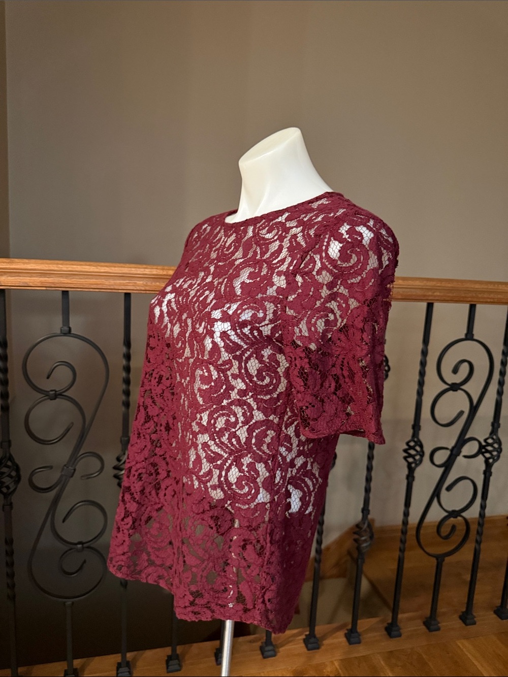 Loft lace top - Picture 2 of 5